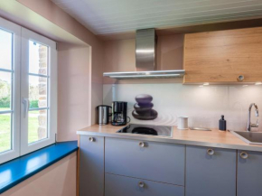 Отель Holiday Home La Salicorne - CEZ401  Креанс